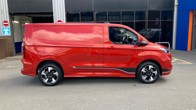 Ford Transit Custom 320 L1 Diesel Awd 2.0 EcoBlue 170ps H1 Van Sport Auto - Image 9